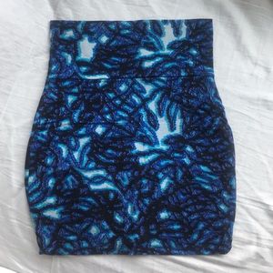 Lily White Blue & Black Patterned Stretch Mini Skirt – Size XS